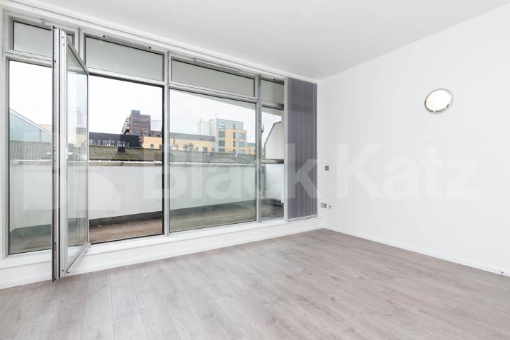 Prime live work unit in Dalston / Haggerston in the iconic Ability plaza Ability Plaza - Kingsland Road, Dalston / Haggerston